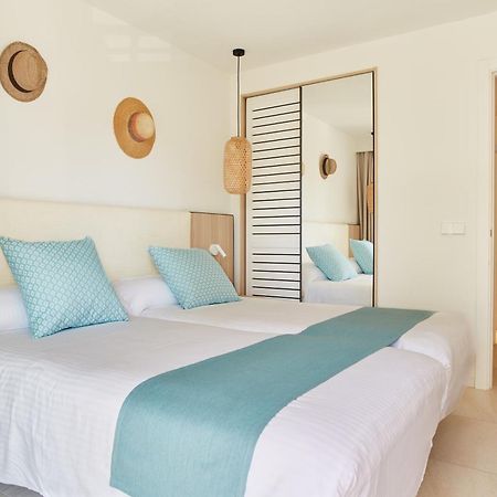 Apartamentos San Miguel Park & Esmeralda Mar Port de Sant Miguel Стая снимка