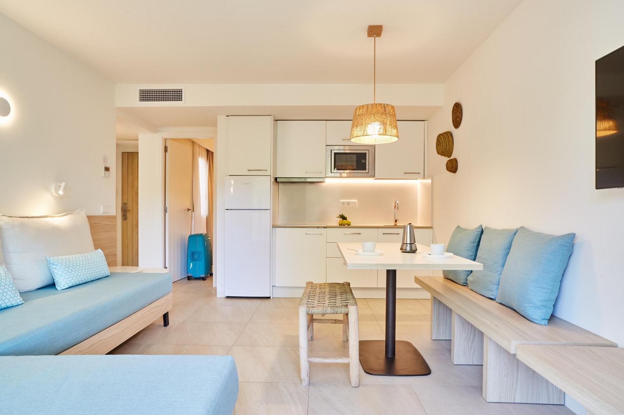 Apartamentos San Miguel Park & Esmeralda Mar Port de Sant Miguel Стая снимка