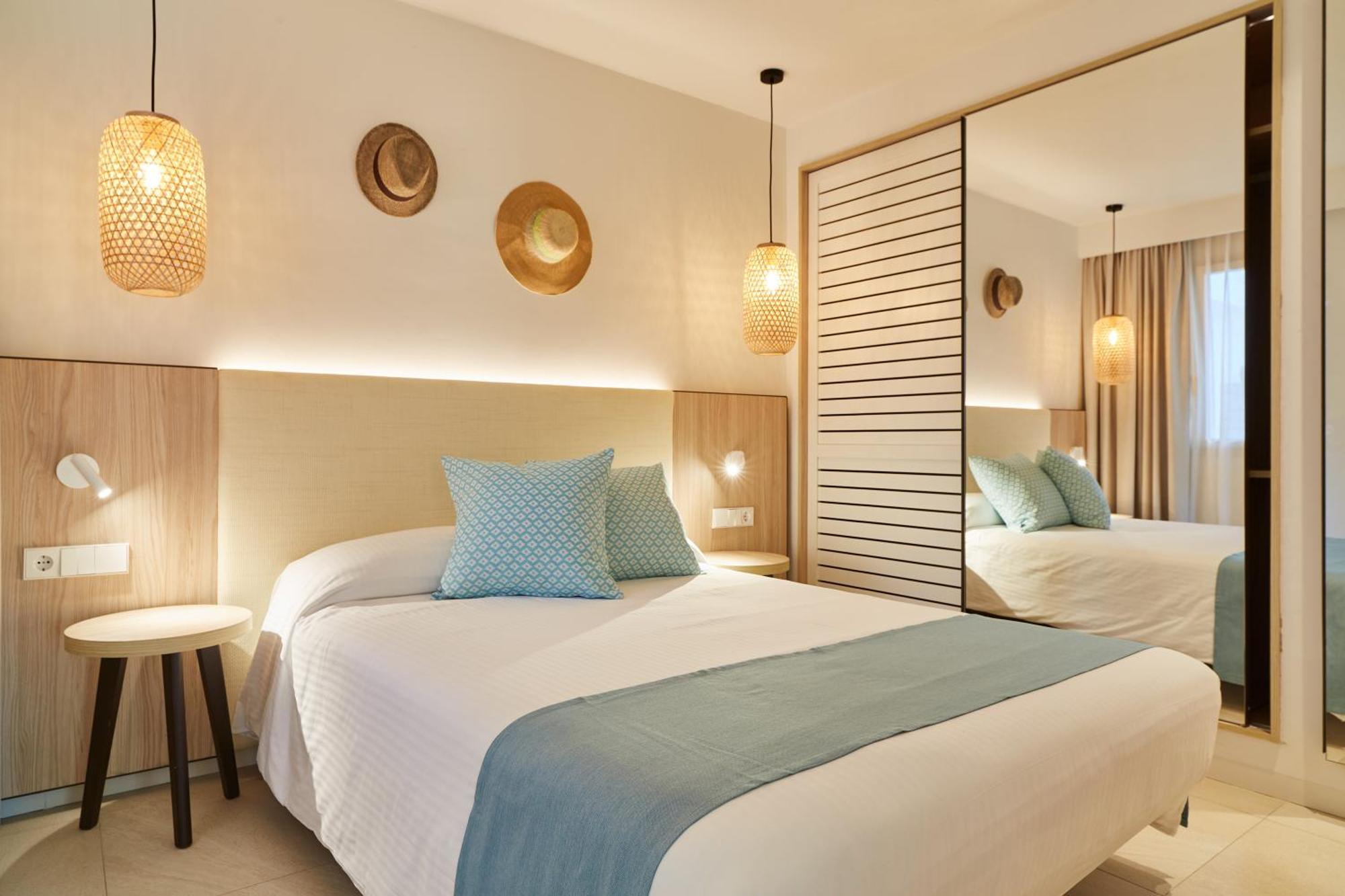 Apartamentos San Miguel Park & Esmeralda Mar Port de Sant Miguel Стая снимка