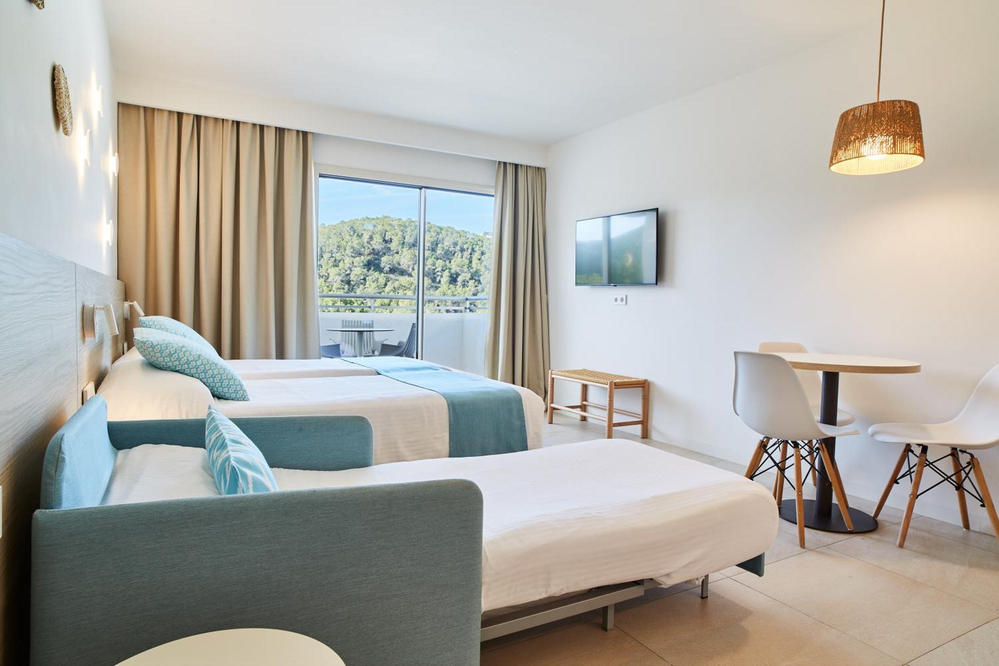 Apartamentos San Miguel Park & Esmeralda Mar Port de Sant Miguel Стая снимка