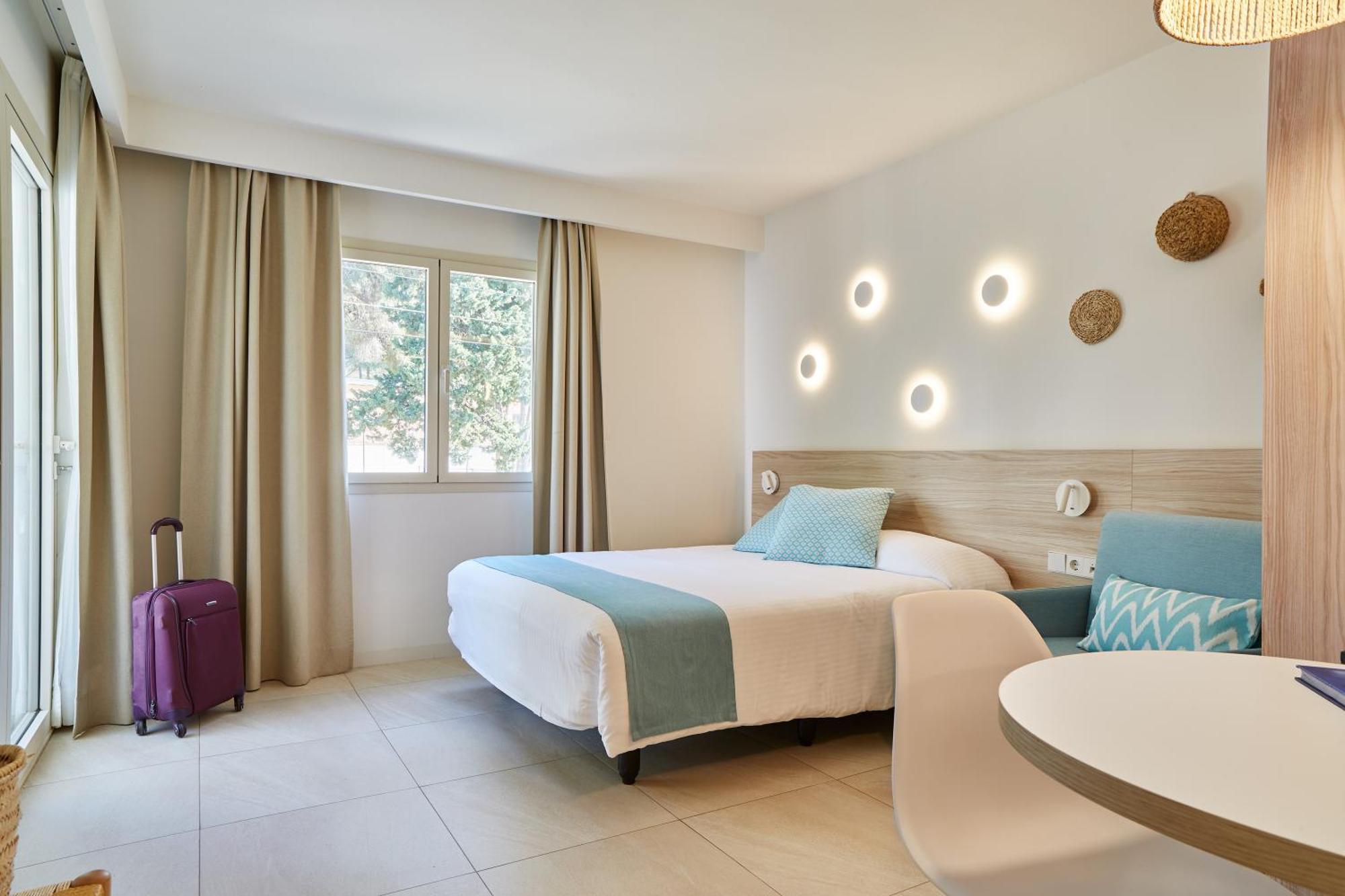 Apartamentos San Miguel Park & Esmeralda Mar Port de Sant Miguel Стая снимка