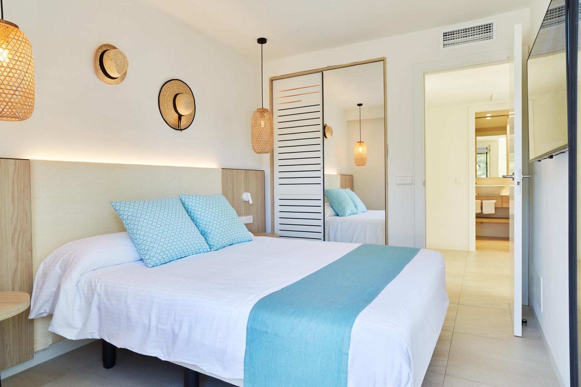 Apartamentos San Miguel Park & Esmeralda Mar Port de Sant Miguel Стая снимка