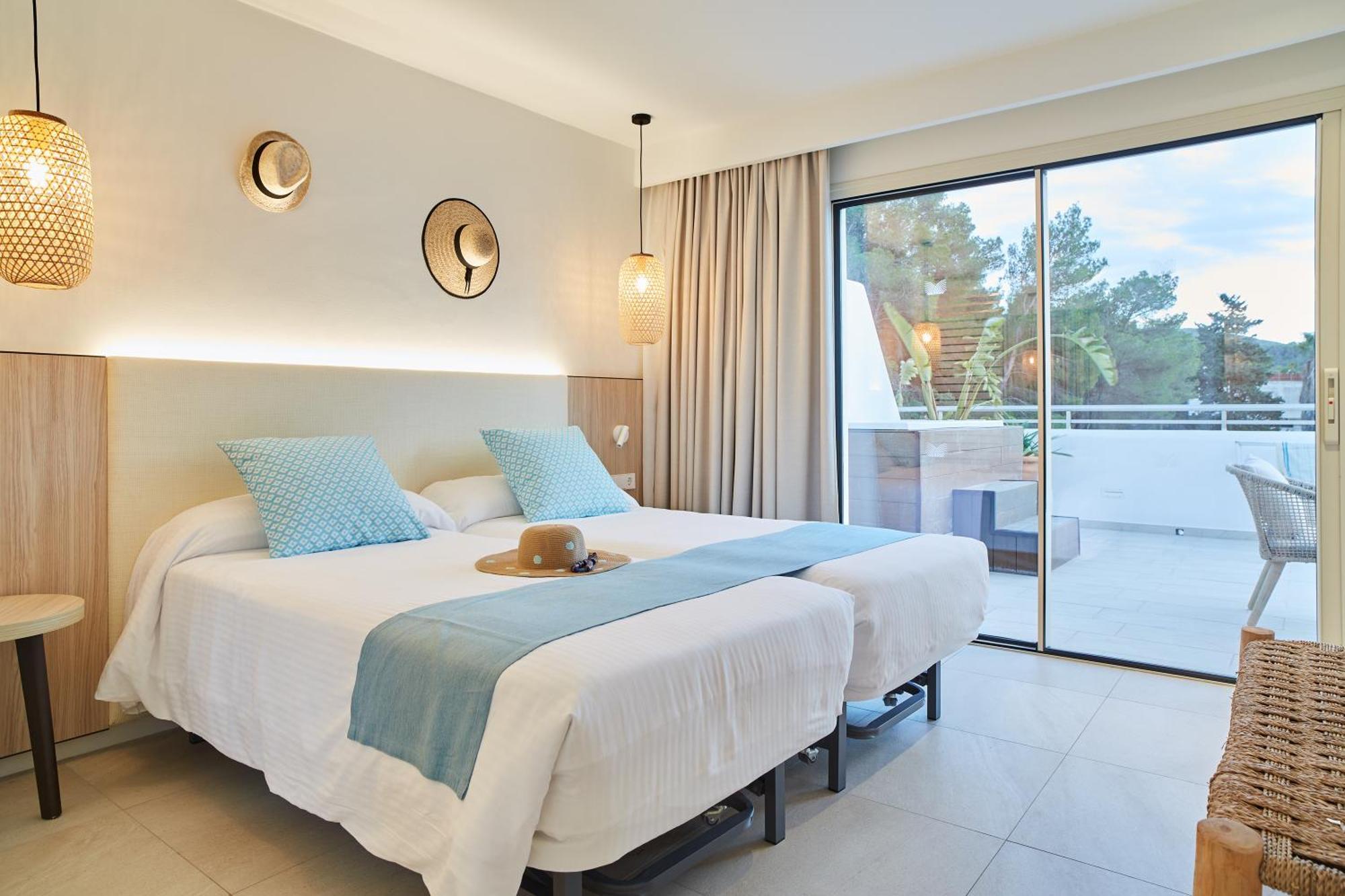 Apartamentos San Miguel Park & Esmeralda Mar Port de Sant Miguel Стая снимка
